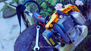 Como Desmontar, Limpar e Montar um Carburador de um Roçadeira a Gasolina?